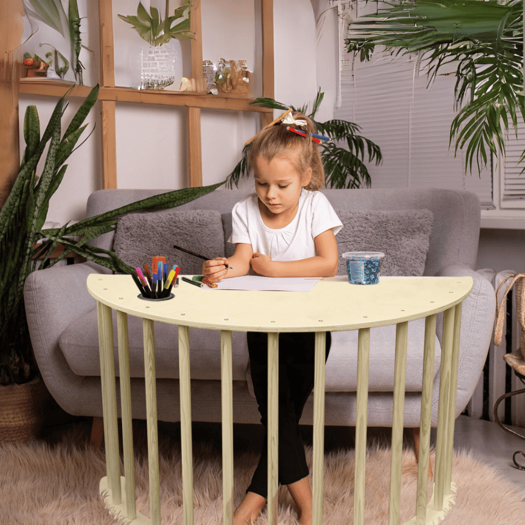 Arche Montessori convertible en table ou bureau pour enfant